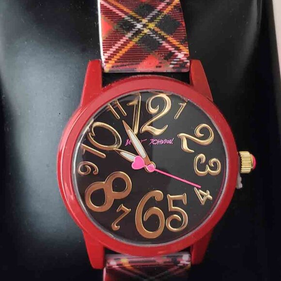 Betsey Johnson Wristwatch Watch Red Tartan Plaid Band Women\'s BJW151